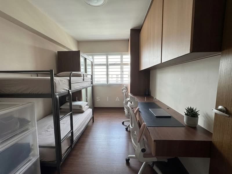 488D Choa Chu Kang Avenue 5 HDB Flat For Sale at S$ 788,000 | PropertyGuru Singapore - Bedroom