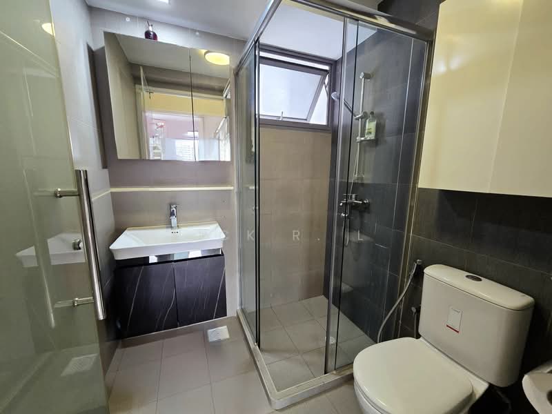 138B Lorong 1A Toa Payoh HDB Flat For Sale at S$ 1,488,888 | PropertyGuru Singapore - Bathroom