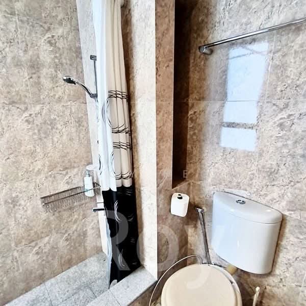 The Lakeshore, 31 Jurong West Street 41, 2 Bedrooms, 936 sqft, Condominium For Rent, by Roy Neo, 500086652 - Bathroom - PropertyGuru.com.sg