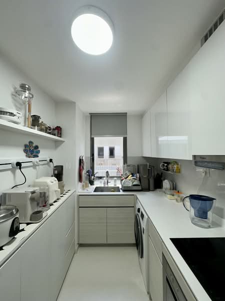 Tre Residences Condominium For Sale at S$ 1,728,888 | PropertyGuru Singapore - Kitchen