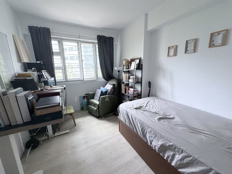 Woodlands Street 13 HDB Flat For Sale at S$ 830,000 | PropertyGuru Singapore - Bedroom