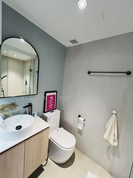 Riverfront Residences Condominium For Sale at S$ 2,780,000 | PropertyGuru Singapore - Bathroom