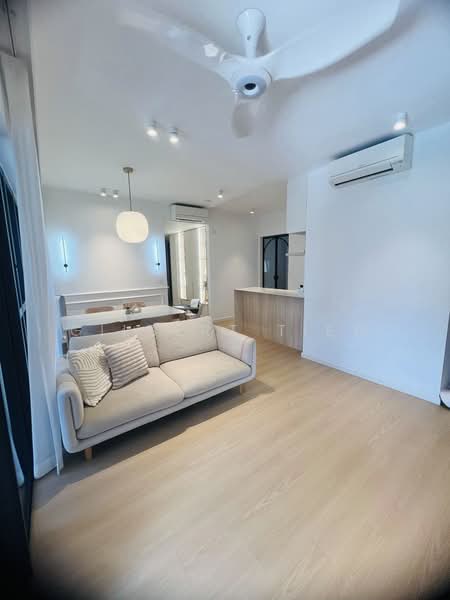 Riverfront Residences Condominium For Sale at S$ 2,780,000 | PropertyGuru Singapore - Living Room