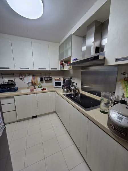 Blue Horizon, 21 West Coast Crescent, Room Rental, 120 sqft, Condominium For Rent, by Eileen Yeo, 500086694 - Kitchen - PropertyGuru.com.sg