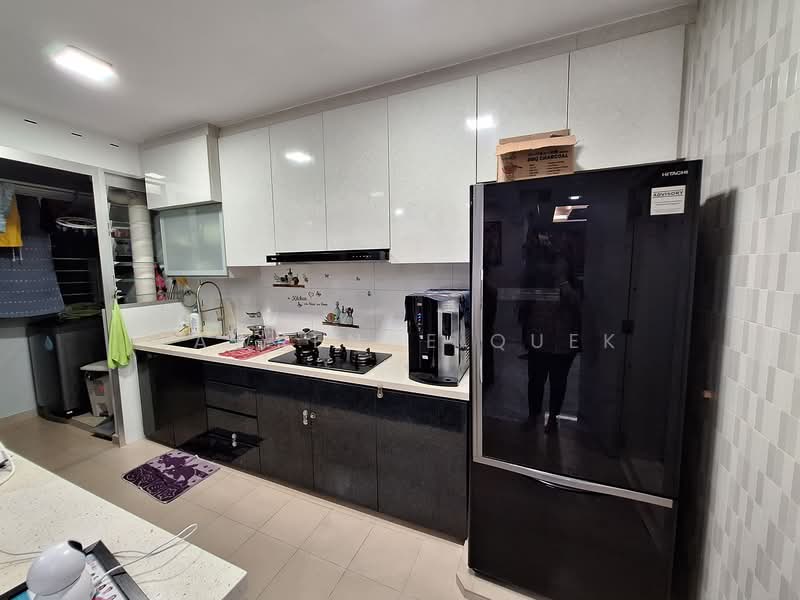 441B Bukit Batok West Avenue 8 HDB Flat For Sale at S$ 799,000 | PropertyGuru Singapore - Kitchen