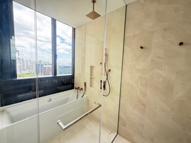 Klimt Cairnhill Condominium For Sale at S$ 8,300,000 | PropertyGuru Singapore - Bathroom