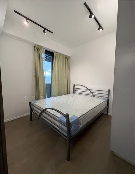 Parc Esta Condominium For Sale at S$ 1,180,000 | PropertyGuru Singapore - Bedroom