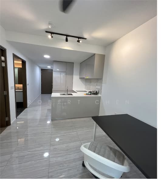 Parc Esta Condominium For Sale at S$ 1,180,000 | PropertyGuru Singapore - Kitchen