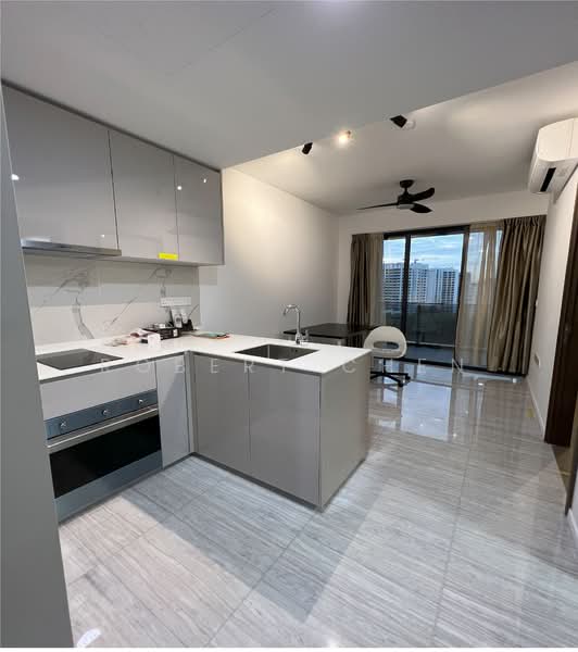 Parc Esta Condominium For Sale at S$ 1,180,000 | PropertyGuru Singapore - Kitchen