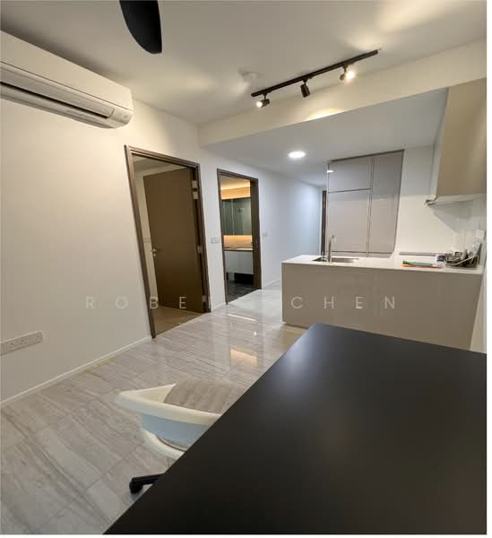 Parc Esta Condominium For Sale at S$ 1,180,000 | PropertyGuru Singapore - Kitchen