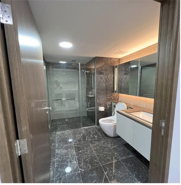Parc Esta Condominium For Sale at S$ 1,180,000 | PropertyGuru Singapore - Bathroom