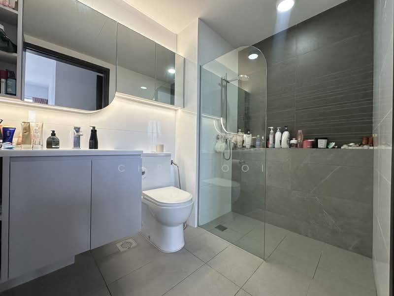 Lake Life Condominium For Sale at S$ 1,588,000 | PropertyGuru Singapore - Bathroom