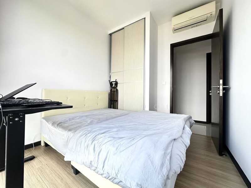 Lake Life Condominium For Sale at S$ 1,588,000 | PropertyGuru Singapore - Bedroom
