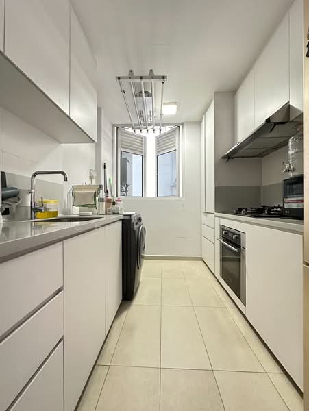 Lake Life Condominium For Sale at S$ 1,588,000 | PropertyGuru Singapore - Kitchen