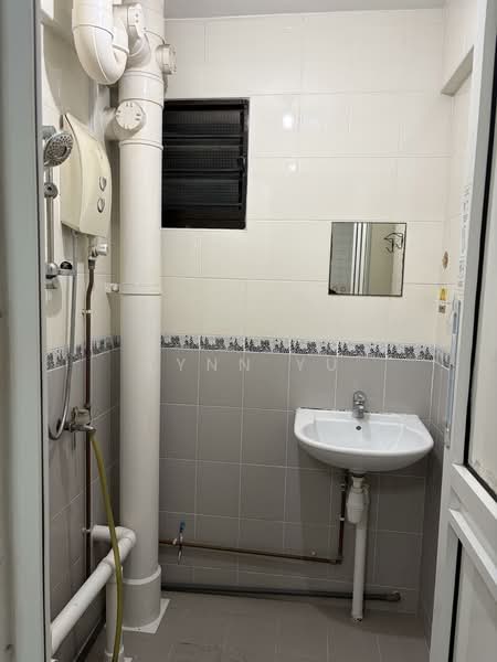 463 Crawford Lane, 463 Crawford Lane, 2 Bedrooms, 600 sqft, HDB Flat For Rent, by Lynn Yu, 500086743 - Bathroom - PropertyGuru.com.sg