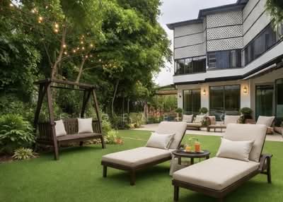 For Sale - Semi-D in D28! Huge land plot! Freehold!