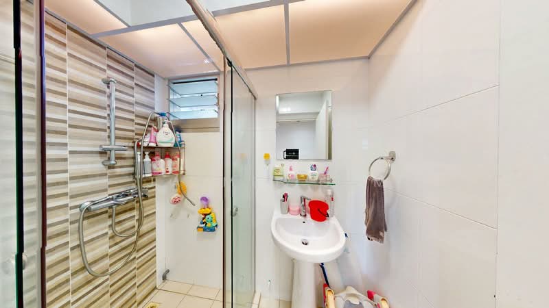 409D Northshore Drive HDB Flat For Sale at S$ 899,000 | PropertyGuru Singapore - Bathroom
