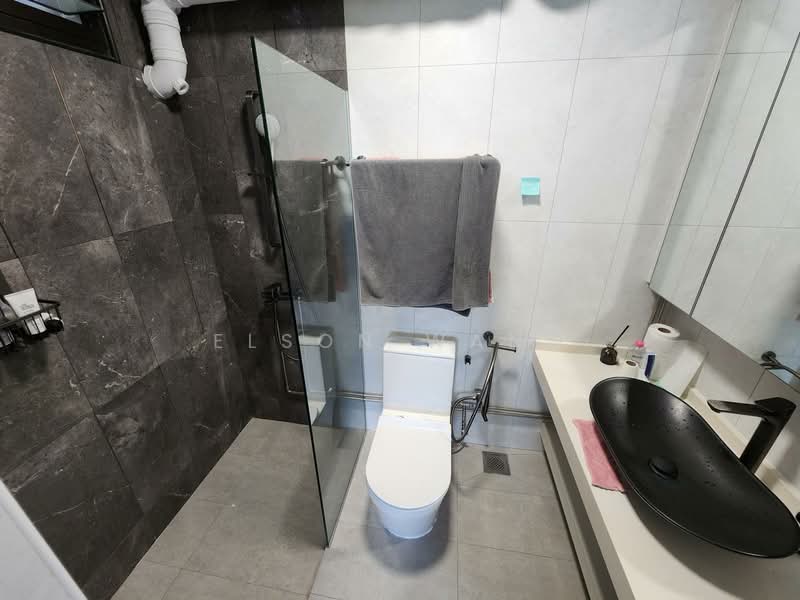 853 Hougang Central HDB Flat For Sale at S$ 1,299,000 | PropertyGuru Singapore - Bathroom
