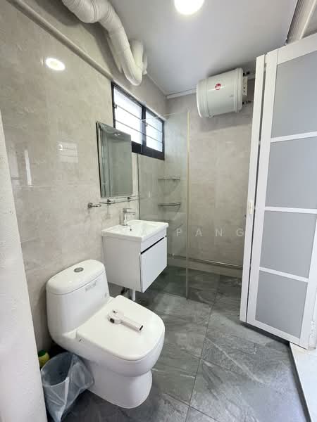 124 Bishan Street 12 HDB Flat For Sale at S$ 1,200,000 | PropertyGuru Singapore - Bathroom
