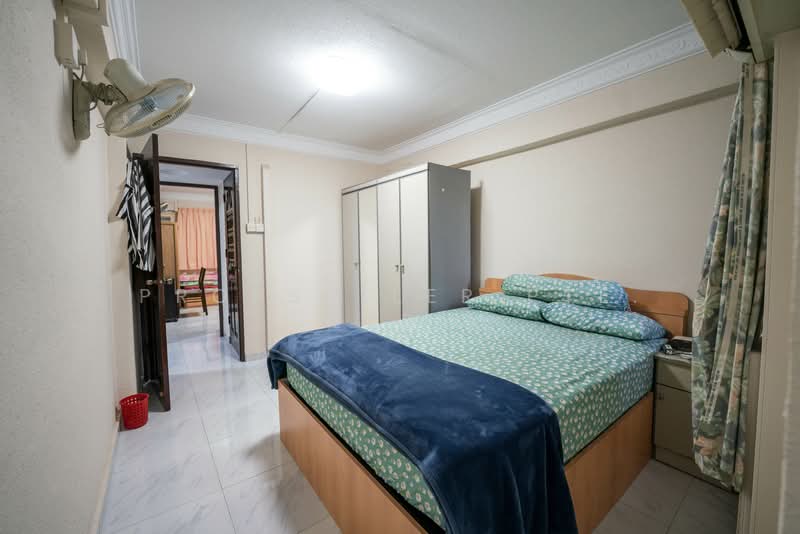 456 Ang Mo Kio Avenue 10 HDB Flat For Sale at S$ 390,000 | PropertyGuru Singapore - Bedroom