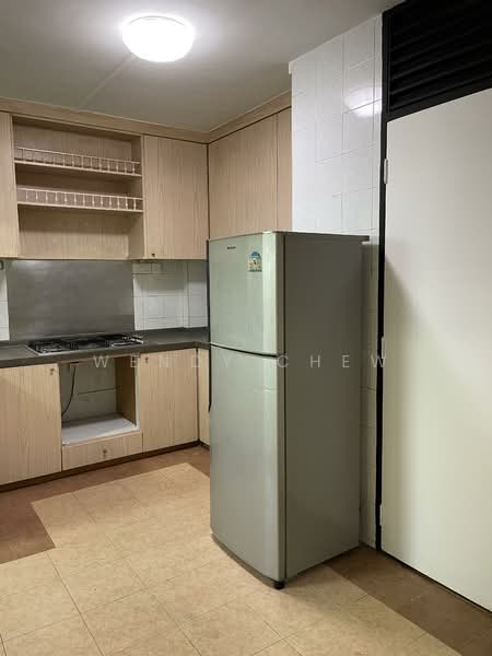 425 Woodlands Street 41, 425 Woodlands Street 41, Room Rental, 224 sqft, HDB Flat For Rent, by Wendy Chew, 500086780 - Kitchen - PropertyGuru.com.sg