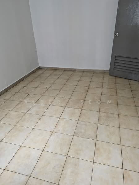 223 Pending Road, 223 Pending Road, 2 Bedrooms, 786 sqft, HDB Flat For Sale, by Albert Seow, 500086786 - Common Bedroom - PropertyGuru.com.sg
