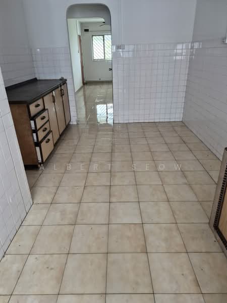 223 Pending Road, 223 Pending Road, 2 Bedrooms, 786 sqft, HDB Flat For Sale, by Albert Seow, 500086786 - Kitchen - PropertyGuru.com.sg