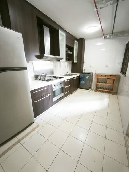 18 Cantonment Close HDB Flat For Sale at S$ 980,000 | PropertyGuru Singapore - Kitchen