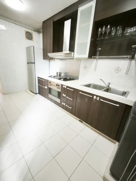 18 Cantonment Close HDB Flat For Sale at S$ 980,000 | PropertyGuru Singapore - Kitchen