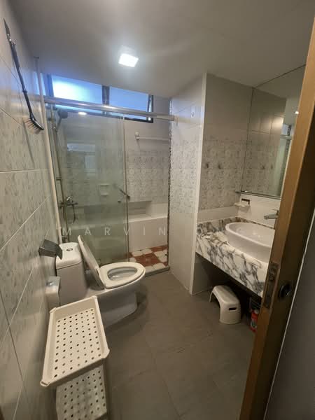 Mandarin Gardens, 5 Siglap Road, 2 Bedrooms, 829 sqft, Condominium For Rent, by Marvin Ong, 500086792 - Bathroom - PropertyGuru.com.sg