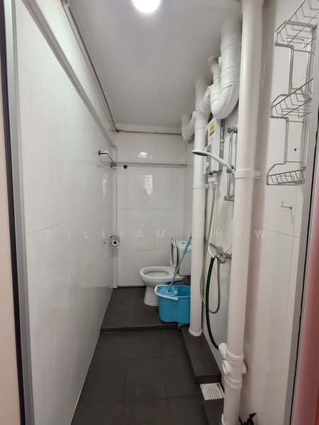 72 Circuit Road, 72 Circuit Road, 1 Bedroom, 452 sqft, HDB Flat For Rent, by William Chew, 500086803 - Bathroom - PropertyGuru.com.sg