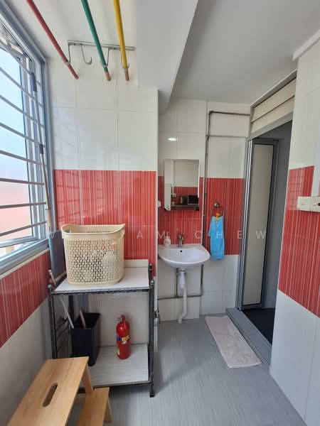 72 Circuit Road, 72 Circuit Road, 1 Bedroom, 452 sqft, HDB Flat For Rent, by William Chew, 500086803 - Bathroom - PropertyGuru.com.sg