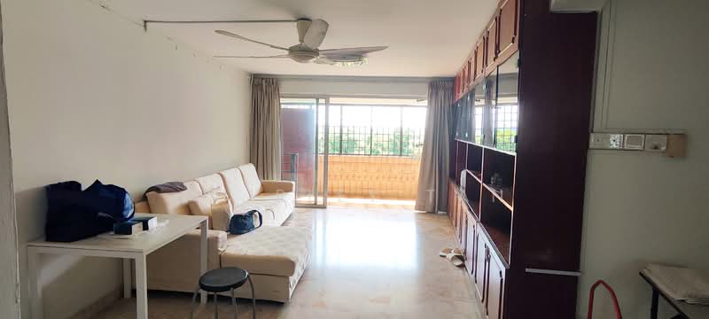 310 Hougang Avenue 5 HDB Flat For Sale at S$ 725,000 | PropertyGuru Singapore - Living Room view 1