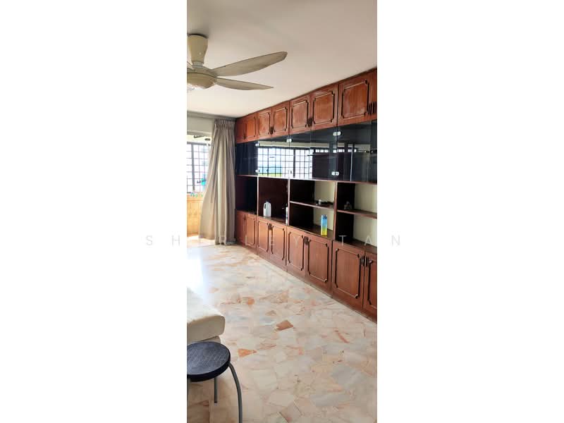 310 Hougang Avenue 5 HDB Flat For Sale at S$ 725,000 | PropertyGuru Singapore - Living Room