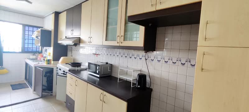 310 Hougang Avenue 5 HDB Flat For Sale at S$ 725,000 | PropertyGuru Singapore - Kitchen