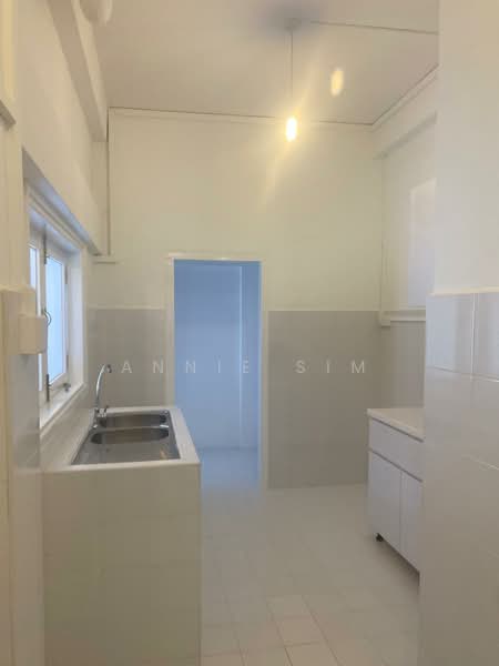 16 Weyhill Close, Along Portsdown Road, 4 Bedrooms, 1,615 sqft, Conservation House For Rent, by Annie Sim, 500086827 - Kitchen - PropertyGuru.com.sg