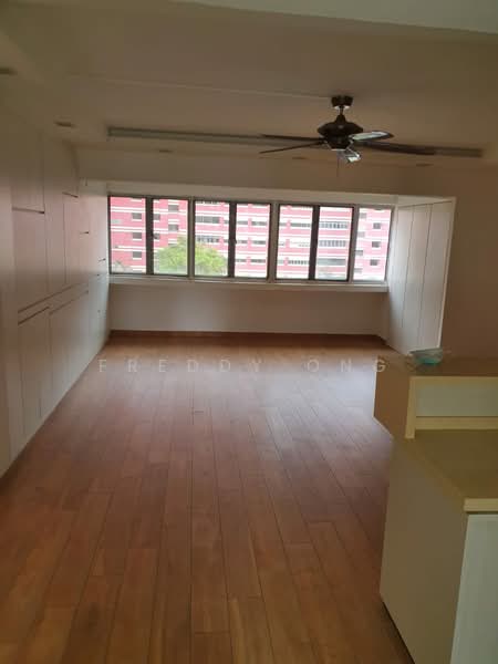 607 Elias Road HDB Flat For Sale at S$ 961,000 | PropertyGuru Singapore - Living Room
