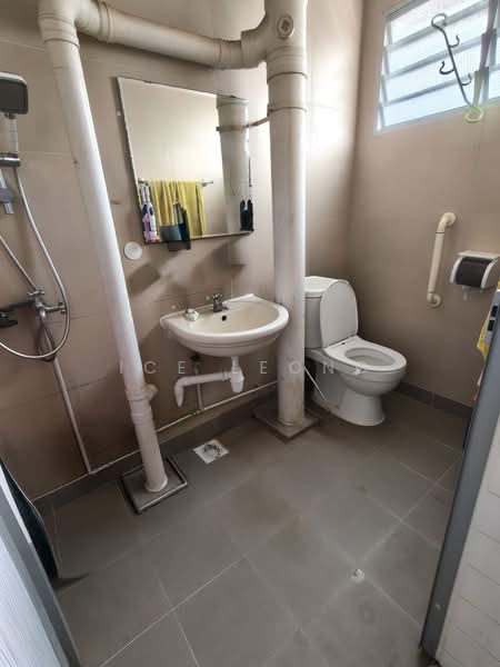 851 Tampines Street 83, 851 Tampines Street 83, 3 Bedrooms, 1,119 sqft, HDB Flat For Sale, by Ice Leong, 500086830 - Bathroom - PropertyGuru.com.sg