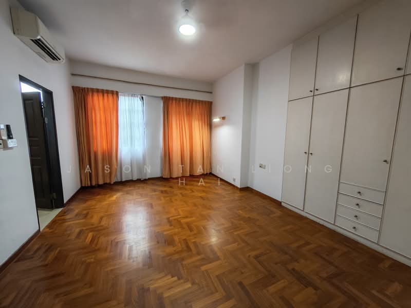 The Inglewood, The Inglewood, 5 Bedrooms, 2,800 sqft, Terraced House For Rent, by Jason Tan Liong Hai, 500086832 - Ensuite Master Bedroom - PropertyGuru.com.sg