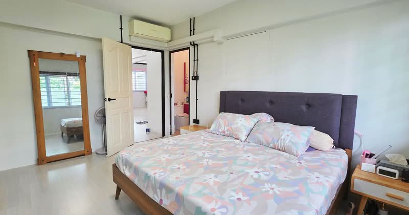 433 Bukit Panjang Ring Road HDB Flat For Sale at S$ 918,000 | PropertyGuru Singapore - Master Bedroom [Lvl 2]