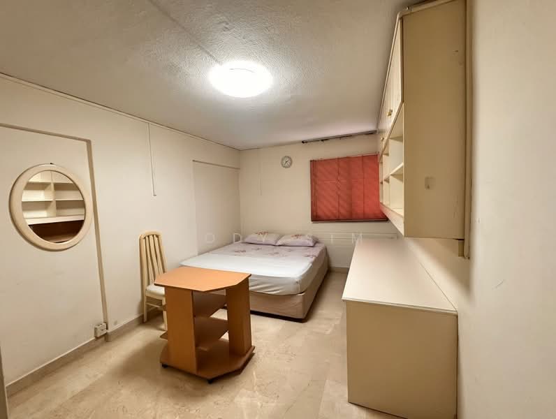 405 Jurong West Street 42 HDB Flat For Sale at S$ 830,000 | PropertyGuru Singapore - Bedroom