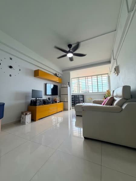 85 Commonwealth Close, 85 Commonwealth Close, Room Rental, 200 sqft, HDB Flat For Rent, by Nigel Toh, 500086860 - Living Room - PropertyGuru.com.sg