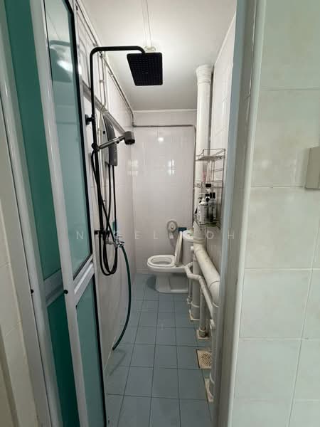 85 Commonwealth Close, 85 Commonwealth Close, Room Rental, 200 sqft, HDB Flat For Rent, by Nigel Toh, 500086860 - Bathroom - PropertyGuru.com.sg