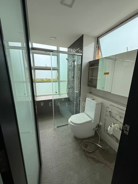 Heritage Residences, 101 Lorong L Telok Kurau, 3 Bedrooms, 1,160 sqft, Apartment For Rent, by Hassan Realtor, 500086873 - Bathroom - PropertyGuru.com.sg