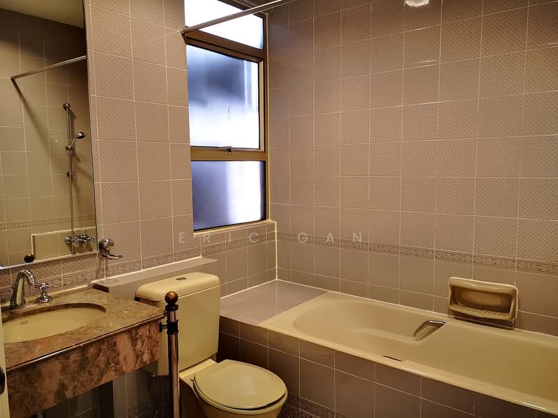 Leonie Condotel, 2 Leonie Hill Road, 4 Bedrooms, 2,568 sqft, Condominium For Rent, by Eric Gan, 500086880 - Common Bedroom 1 attached Bathroom - PropertyGuru.com.sg