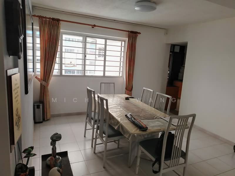 232 Tampines Street 21 HDB Flat For Sale at S$ 750,000 | PropertyGuru Singapore - Dining Room