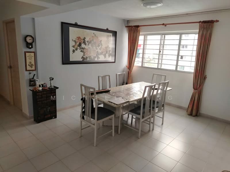 232 Tampines Street 21 HDB Flat For Sale at S$ 750,000 | PropertyGuru Singapore - Dining Room