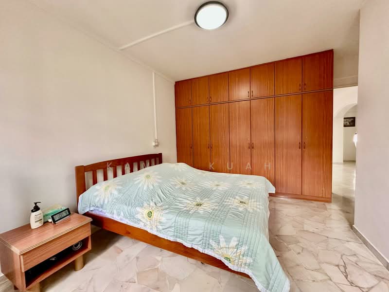 518 Pasir Ris Street 52 HDB Flat For Sale at S$ 838,000 | PropertyGuru Singapore - Bedroom