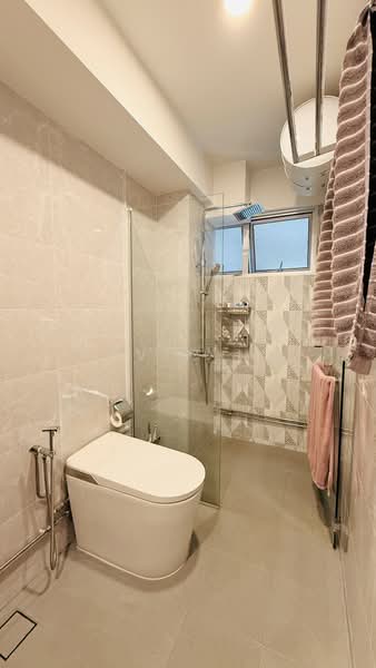 231 Bishan Street 23 HDB Flat For Sale at S$ 1,320,000 | PropertyGuru Singapore - Bathroom