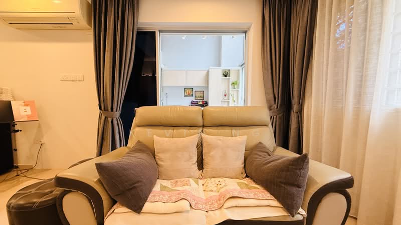 231 Bishan Street 23 HDB Flat For Sale at S$ 1,320,000 | PropertyGuru Singapore - Living Room